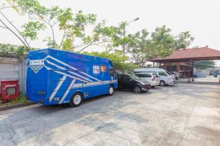 RedDoorz near T1 Juanda Airport - 1