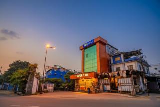 Via Super 7 Inn- Nr Rabale Station - 0