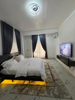 Tranquil Vintage 2bed Lekki - 4