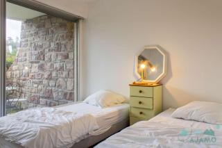 400 - Magnifique T3, les pieds dans l'eau - 3