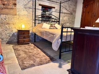 Charming 3-Bedroom Cottage in Heart of Vasa Koilaniou - 7