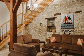Charming 3-Bedroom Cottage in Heart of Vasa Koilaniou - 6