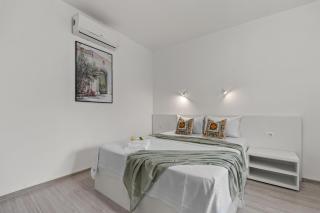 2BDR in Old Town - 7