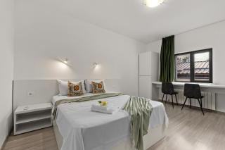 2BDR in Old Town - 0