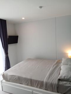 Stylish Urban Escape 1Bed Apt T2-822 - 4