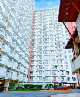 Tagaytay Hideaway 2-Bedrooms, Sleeps 12 in CITYLAND Prime Condo with Big Living room, Kitchen, Free Swimming Pool, 2 Parking, Wi-Fi, Netflix, Perfect View-Deck on 24F rooftop - 6