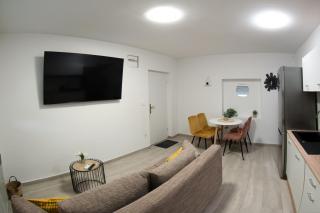 Studio & One-Bedroom in Central Sesvete - 4