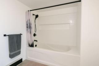 Sooke Mountain View Suite - 2