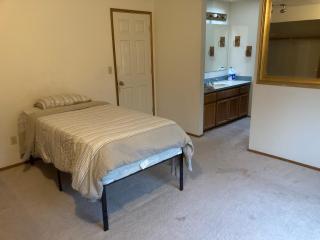 Private house guest rooms in Bellevue, WA - 7