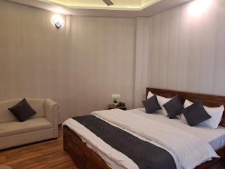 Castle INN Hotel - 8