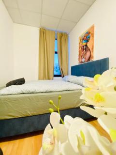 Affordable 3BR Apt Close to the City - 4