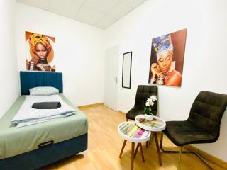 Affordable 3BR Apt Close to the City - 7