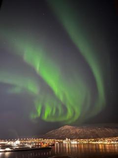 The Arctic Gaze with free parking - 9