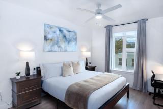 Deluxe 1BR 1BA Stunning Amenities-Pool, Htub, Gym - 8