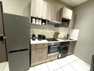 The Bolton - 300m to Rosebank Mall - 5