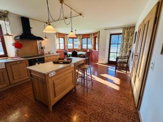 VILLA SEEBERG - by "Schloss Gessenberg" luxurious vacation home with lake and mountain views, suitable for families and friends - 9