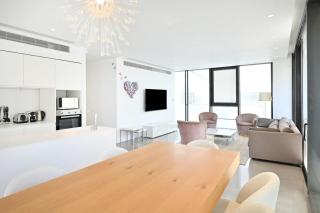 Modern Beachfront Haven 3BR by HolyGuest - 8