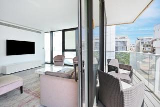 Modern Beachfront Haven 3BR by HolyGuest - 2