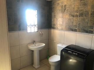 Secure 2 Bedroom Home with Office and Fast WiFi - 9