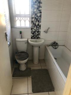 Secure 2 Bedroom Home with Office and Fast WiFi - 7