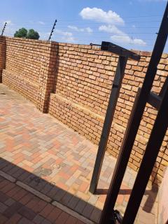 Secure 2 Bedroom Home with Office and Fast WiFi - 5