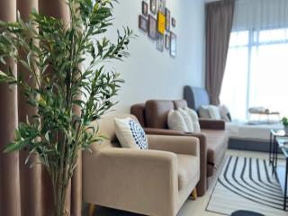 Georgetown#Beacon Executive Suite SkyPool#Luxury&Glamorous Suite#2BR#Living Room with Queen Bed - 5