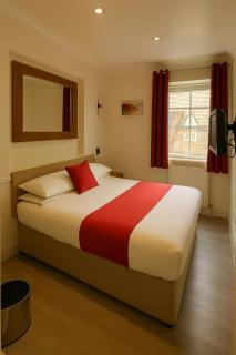 The Railway Sleeper Lodge - 2