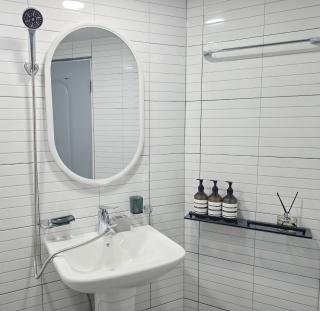 동대입구역5분,약수역6분,공항버스5분 숙소 - 동대문,명동,종로,이태원10분 최고의 접근성 - 3