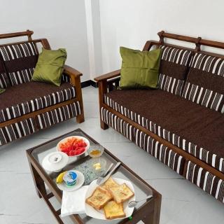 Gold Moon Guest House - 9