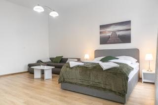 Stylish & Cozy 2BR Stay, Steps from AKH - 6