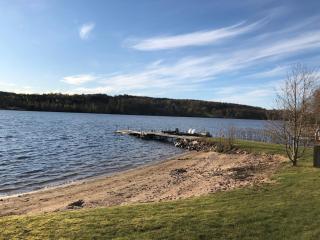 Stunning, modern home with a lakeview - 6