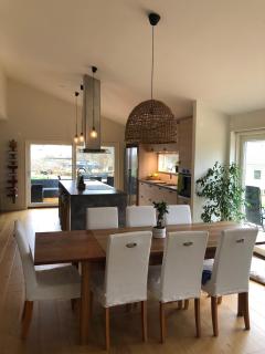 Stunning, modern home with a lakeview - 2