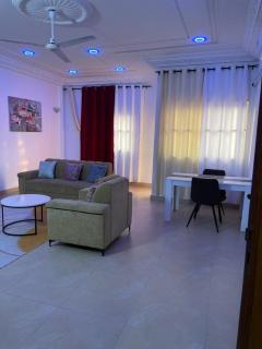 2 chambres salon climatisé à missèbo TTC électricité inclus - 1