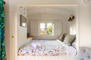 Shepherds Hut by Leap Escapes - 5