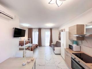 Bright studio close to the sea - 1