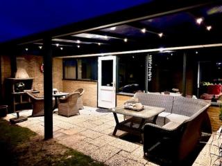 Moderner gepflegter Nr 142 ruhiger Bungalow, Strandnah mit großen, uneinsehbaren Garten, Terrassenüberdachung - 4