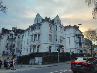 Modern apartment with balcony in a central location - 7