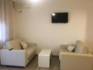 Hotel Mraen Durres - 1