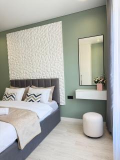 Светлая и уютная квартира с видом на горы, рядом с ТРЦ - 8