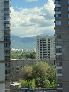 Светлая и уютная квартира с видом на горы, рядом с ТРЦ - 7