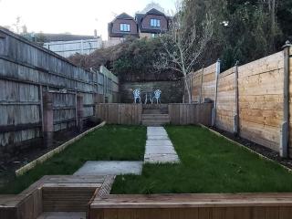 Redhill house, Sleeps6, 2 Parking - 9