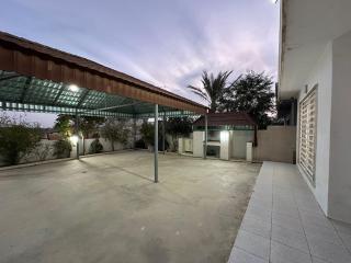 Spacious 500 sqm Garden Home with Parking in Erbil - 4