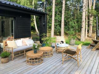 Elegant New Cottage On Quiet Woodland Site - 8