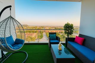 Clouds View Executive Serviced Apartments Fronting Centaurus Mall Islamabad - 8