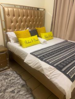 Sunnyside Apartment - 1