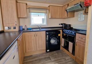 Ocean Breeze Retreat, West Sands Holiday Park - 3