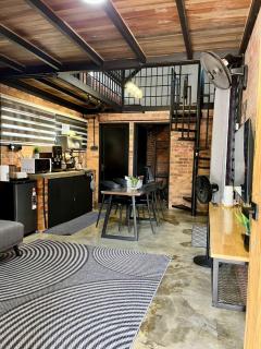 Kurie Redbrick House - 1