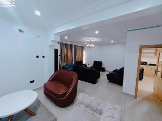 Royal 3 Bedroom Apartment with 24hrs Power Supply, Wifi, Security and Fully Equipped Kitchen - Lekki - 5