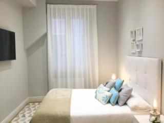 Amplio y Confortable en el Casco Viejo con Parking Privado - 3