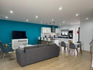 E - Beautiful 2 bedroom Terraced Home - 1